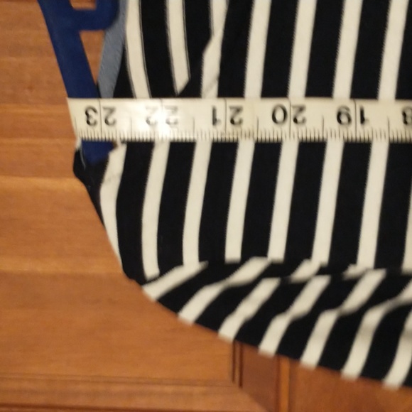 J. Crew woman's size SP cotton authentic top with embroidered daisies - Picture 5 of 10